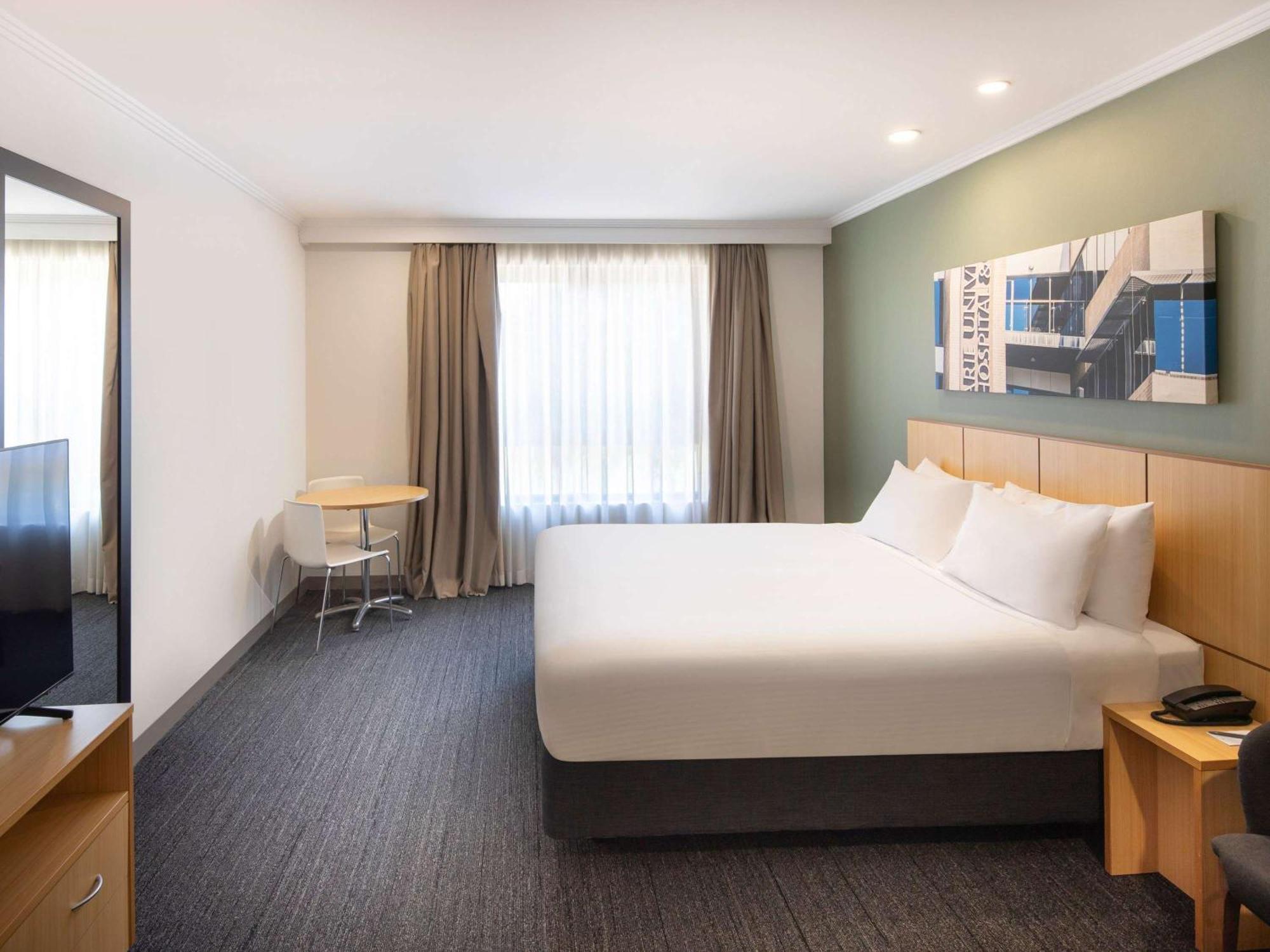 Mercure Sydney Macquarie Park Exterior photo